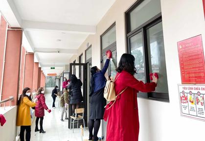 Học sinh từ lớp 1- 6 ở nội thành Hà Nội trở lại trường học trực tiếp