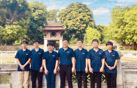 Việt Nam có Huy chương Vàng Olympic Toán học quốc tế năm 2022 với điểm tuyệt đối 42/42