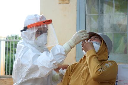 Ngày 15/9: Có 10.585 ca mắc COVID-19, riêng TP HCM đã 5.301 ca