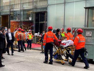 Cháy Trung tâm Thương mại thế giới tại Hong Kong: 150 người vẫn mắc kẹt 