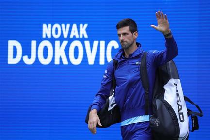 Novak Djokovic đã lên máy bay rời Australia