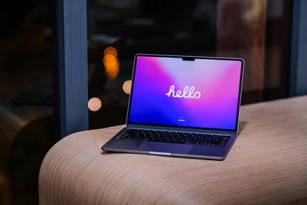 Ngoại hình mới mẻ của MacBook Air M2 tại Việt Nam