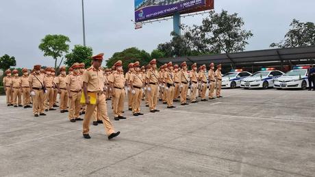 Mở đợt cao điểm kiểm tra, xử lý các hành vi vi phạm trên các tuyến giao thông