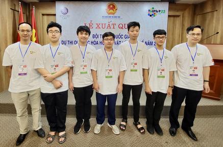 Lần đầu tiên Việt Nam có học sinh lớp 10 giành HCV Olympic Vật lý
