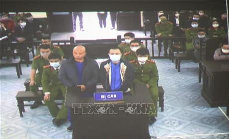 Hôm nay (17/11), vợ chồng Đường 'Nhuệ' và đồng phạm hầu tòa vì 'ăn chặn' tiền mai táng