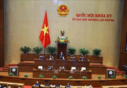 Quốc hội thông qua Nghị quyết miễn nhiệm chức vụ Chủ tịch nước, cho thôi nhiệm vụ đại biểu Quốc hội đối với ông Nguyễn Xuân Phúc