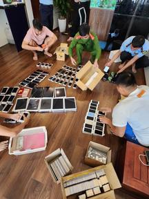 Bắt giữ hơn 400 điện thoại iPhone nhập lậu trong căn hộ chung cư