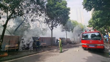 Hà Nội: Dập tắt đám cháy tại quận Nam Từ Liêm
