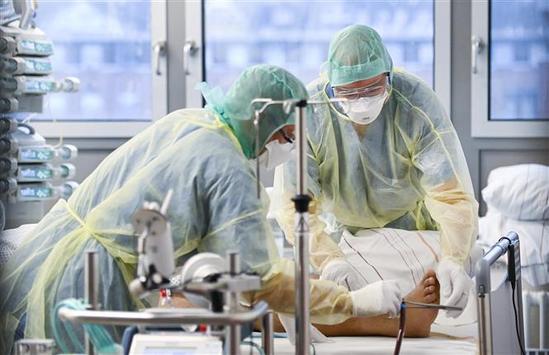 COVID-19 tới 6h sáng 19/3: WHO tuyên bố đại dịch chưa kết thúc; Hàn Quốc nới lỏng dù dẫn đầu thế giới