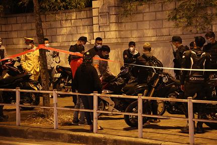 Công an Hà Nội vây bắt hàng trăm 'quái xế' gây mất trật tự trên đường Võ Chí Công