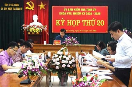 Kỷ luật tập thể, cá nhân liên quan đến những vi phạm thuộc CDC Hà Giang
