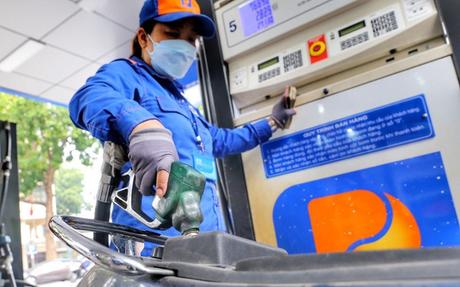 Giá xăng dầu giảm lần thứ tư, xuống dưới 20.000 đồng/lít
