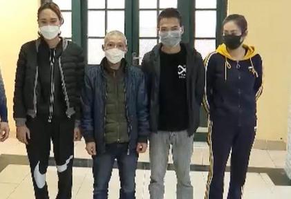 Nữ quái cầm đầù ổ nhóm cho vay lãi nặng tàng trữ súng cold và nhiều ma tuý 
