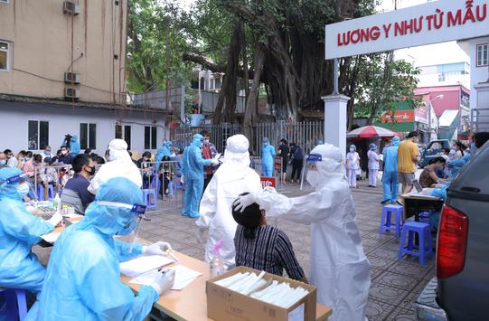 Hà Nội: Gần 3.000 ca mắc COVID -19 mới, trong đó 830 ca cộng đồng