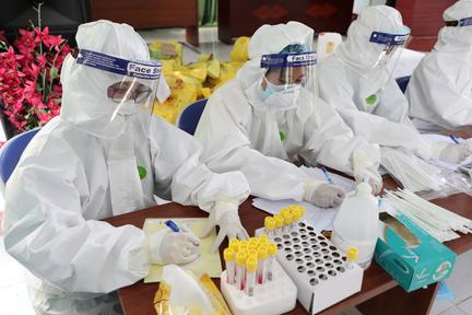 Hà Nội vọt tăng lên gần 8.900 ca COVID-19 ngày 24/2