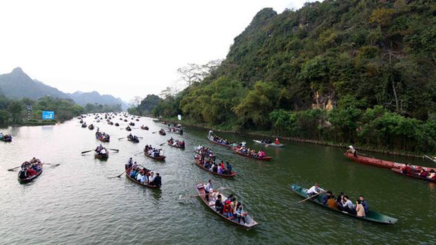 Chùa Hương tạm dừng tổ chức lễ hội