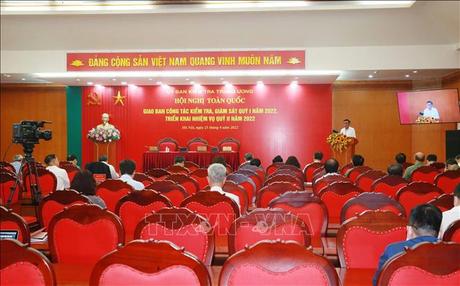 Kiểm tra, giám sát tổ chức đảng, người đứng đầu, cán bộ chủ chốt để xảy ra tham nhũng, tiêu cực