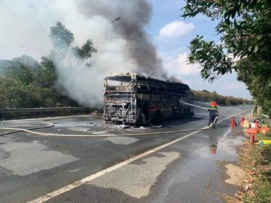 Vụ cháy xe khách tại Đại lộ Thăng Long (Hà Nội): Không có thương vong về người