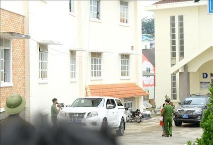 Khởi tố, bắt tạm giam 2 cán bộ CDC Lâm Đồng liên quan vụ Việt Á