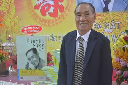 Người thầy đầu tiên viết chữ bằng chân - Nguyễn Ngọc Ký qua đời