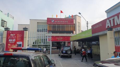 Truy bắt nam thanh niên cướp tiền ngân hàng ở Đồng Nai