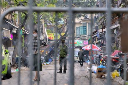 Ngày đầu nghỉ Tết Nguyên đán, Hà Nội lại hơn 2.800 ca, 656 ca cộng đồng