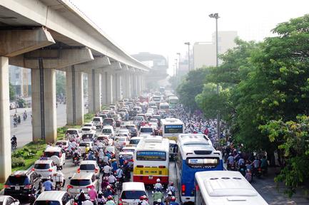 Hà Nội: Từ 6/8, phân làn riêng cho ô tô - xe máy trên đường Nguyễn Trãi