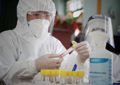 Hà Nội thêm hơn 8.100 ca mới, cứ 5 người có 1 người đã nhiễm COVID-19