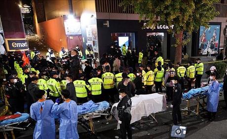 Vụ giẫm đạp ở Seoul: Đại sứ quán Việt Nam tại Hàn Quốc theo dõi sát vụ việc, sẵn sàng bảo hộ công dân 