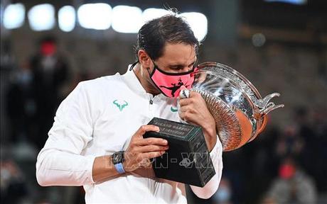 Nadal lần thứ 13 vô địch Roland Garros