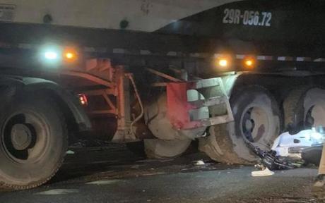 Sơn La: Xe đầu kéo va chạm với xe máy, một người tử vong