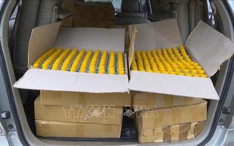 Thanh Hóa: Phát hiện hai xe ô tô vận chuyển thuốc bảo vệ thực vật không rõ nguồn gốc