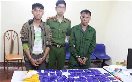 Sơn La: Bắt quả tang hai đối tượng mua bán trái phép hơn 15.000 viên ma túy tổng hợp