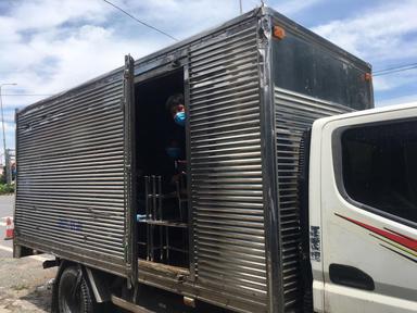 TP Hồ Chí Minh: Phát hiện 6 người trong thùng xe tải ‘luồng xanh’ trên Quốc lộ 1