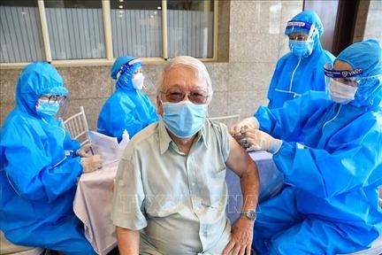 Hà Nội yêu cầu dự trù số lượng, chủng loại vaccine phòng COVID-19 để tiêm mũi 2 cho người dân