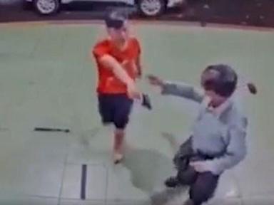 Đình chỉ công tác cán bộ công an chĩa súng vào nhân viên y tế