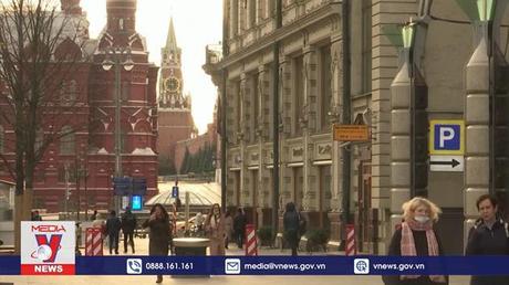 Nga sắp lưu hành vaccine Sputnik V dạng xịt mũi