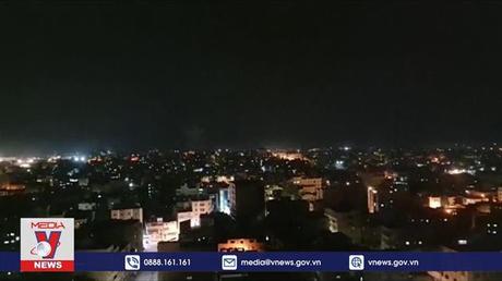 Israel tấn công trả đũa sau loạt rocket bắn từ Gaza