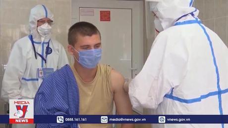 Nga cấm người chưa tiêm vaccine COVID-19 đến nhà hàng