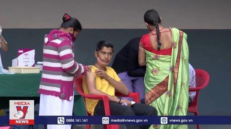 Ấn Độ tiêm phòng trẻ em do lo ngại làn sóng lây nhiễm Omicron