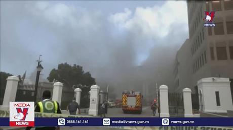 Tòa nhà Quốc hội Nam Phi hư hại nặng nề do hỏa hoạn