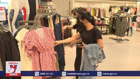 Trung tâm thương mại, siêu thị hút khách đầu năm