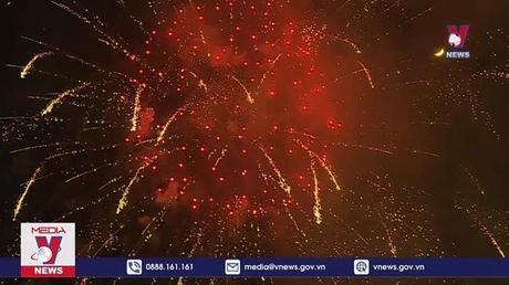 Hà Nôi bắn pháo hoa một điểm đêm giao thừa