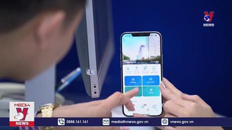 Chuyển đổi số tại quầy giao dịch ngân hàng