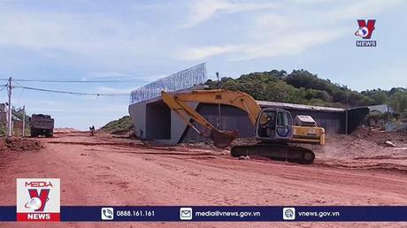 Có cơ chế đặc thù nhưng dự án cao tốc vẫn thiếu đất đắp

