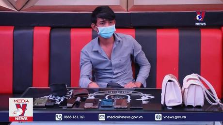 Bình Phước bắt nhóm thanh niên “bay, lắc” trong phòng Karaoke

