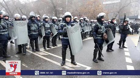 Kazakhstan ban bố tình trạng khẩn cấp