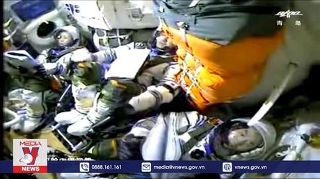 Mừng Năm mới trên trạm vũ trụ Trung Quốc