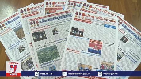 Thắt chặt và tăng cường quan hệ Việt Nam - Lào