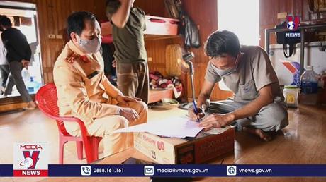 Đường dây khai thác cát trái phép “khủng” trên sông Hồng

 